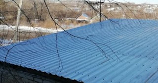 Демонтаж поликарбоната с крыши в Лысьве - услуги по доступной цене от 612 рублей