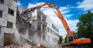 Промышленный демонтаж зданий Лысьва, цена от 2906 руб.