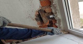 Демонтаж оконных откосов по выгодной цене от 510 руб. в Лысьве - Сварной-Лсь