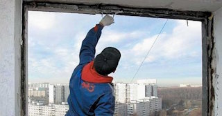 Демонтаж остекления балкона в Лысьве - цена от 561 руб. - Сварной-Лсь